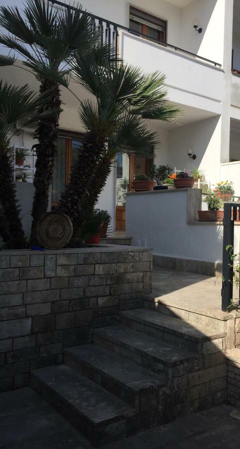 A Casa Di Gio Bed & Breakfast เลชเช ภายนอก รูปภาพ